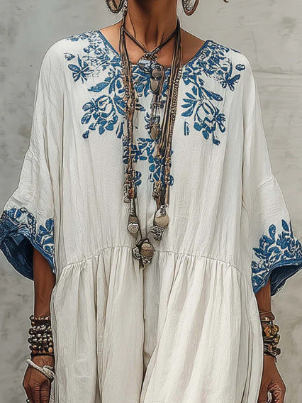 Stylish loose-fit printed dress with a round neck