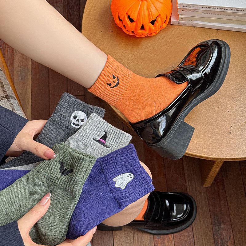 Halloween-themed cartoon thickened mid-calf socks