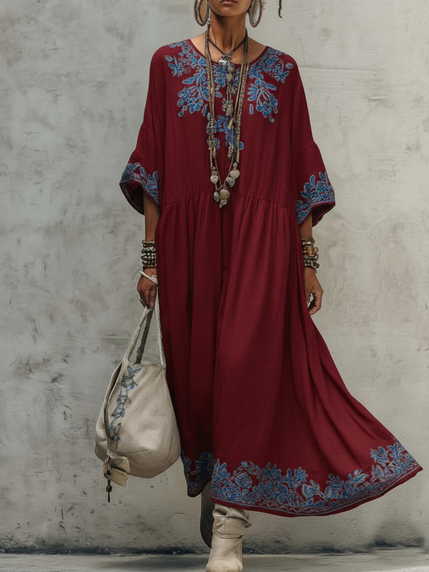 Stylish loose-fit printed dress with a round neck