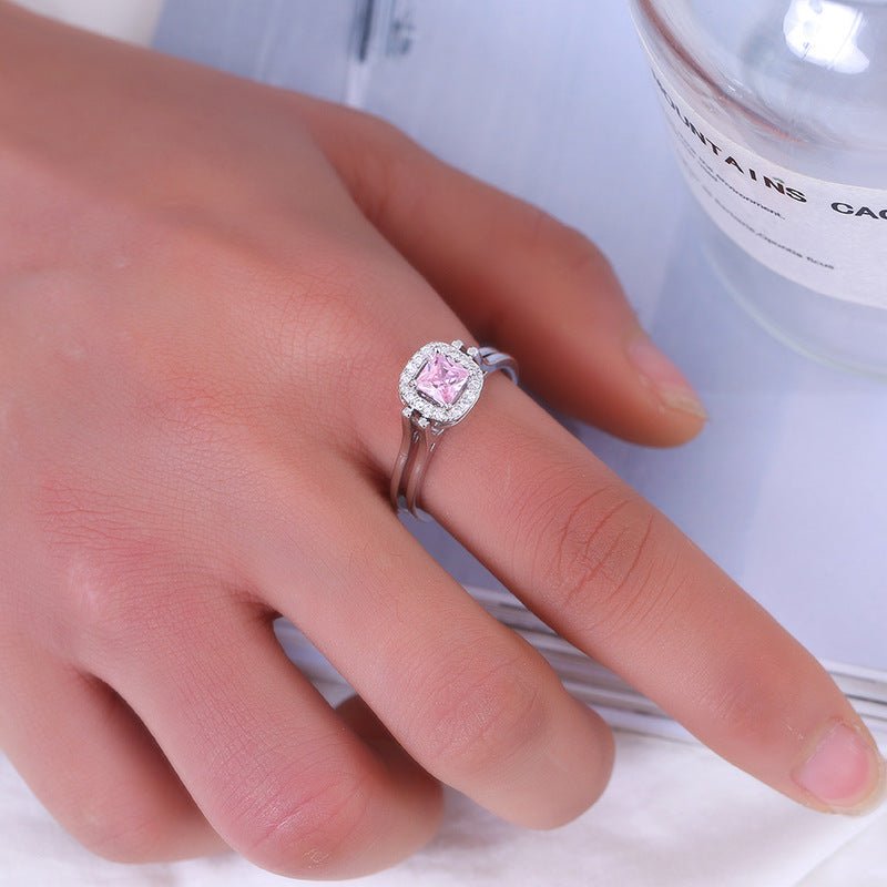 Double-ring square main stone ring