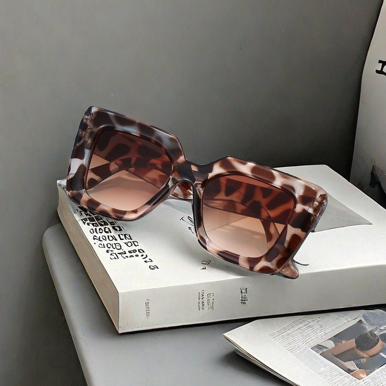 Minimalist and stylish square sunglasses