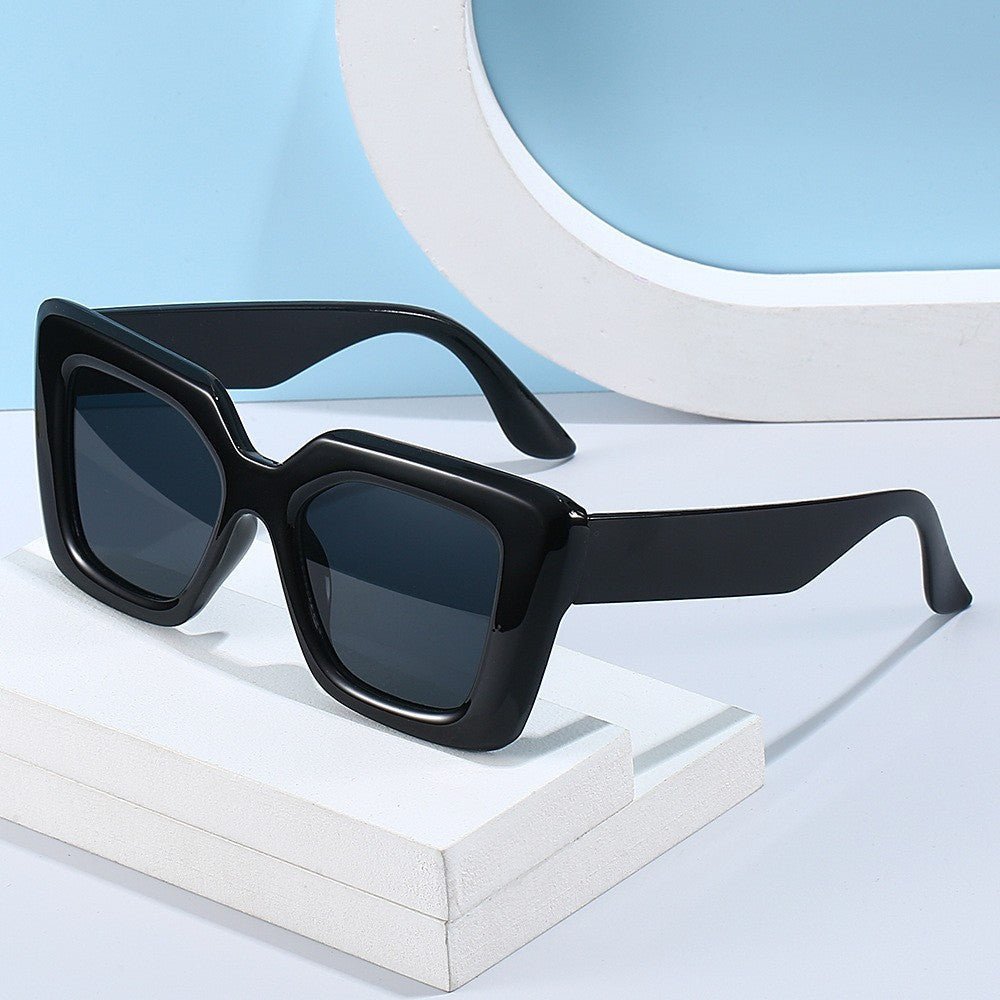 Minimalist and stylish square sunglasses