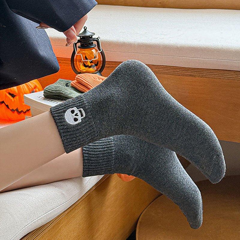 Halloween-themed cartoon thickened mid-calf socks