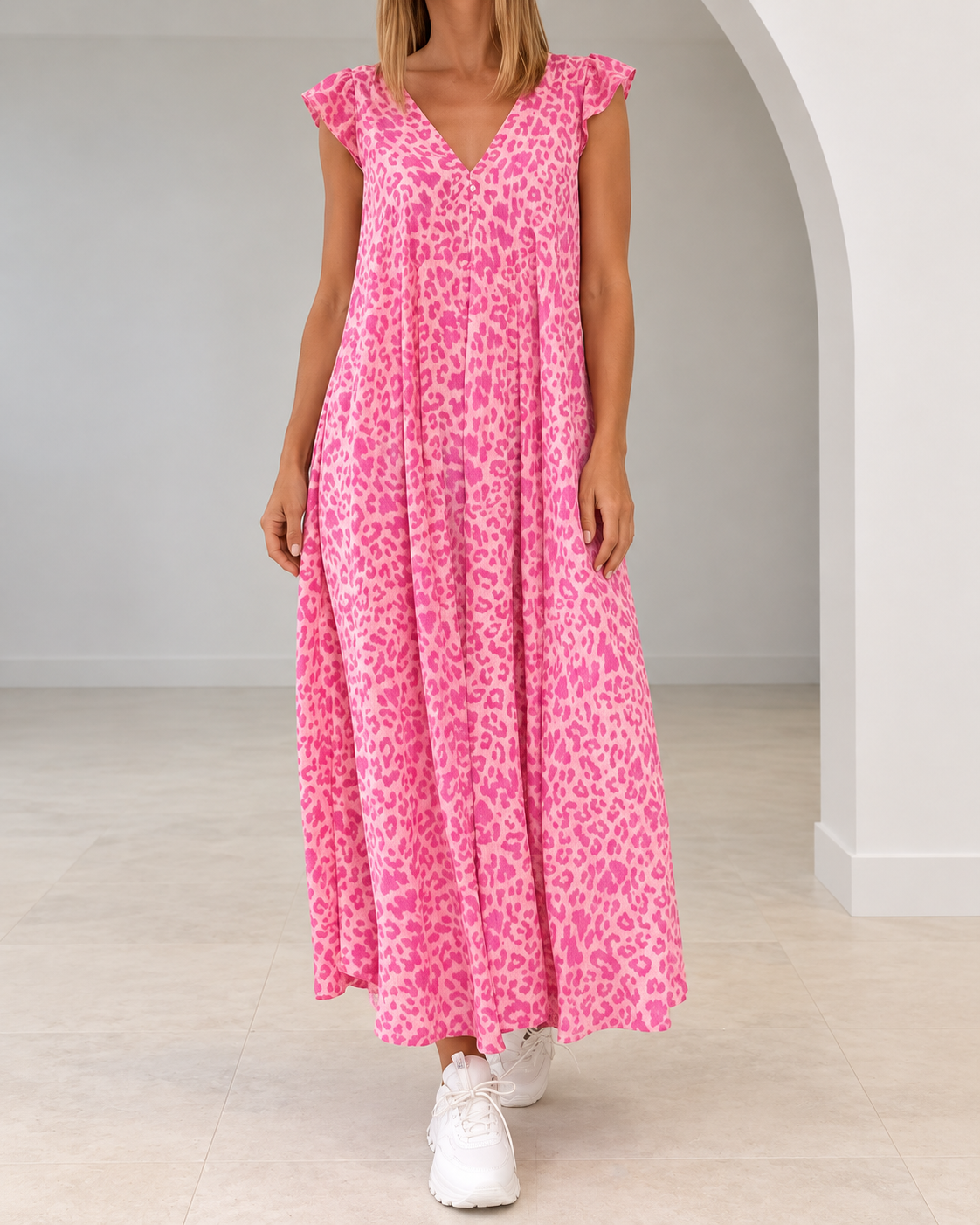 Véronique | Long Dress with V-Neck and Short Sleeves