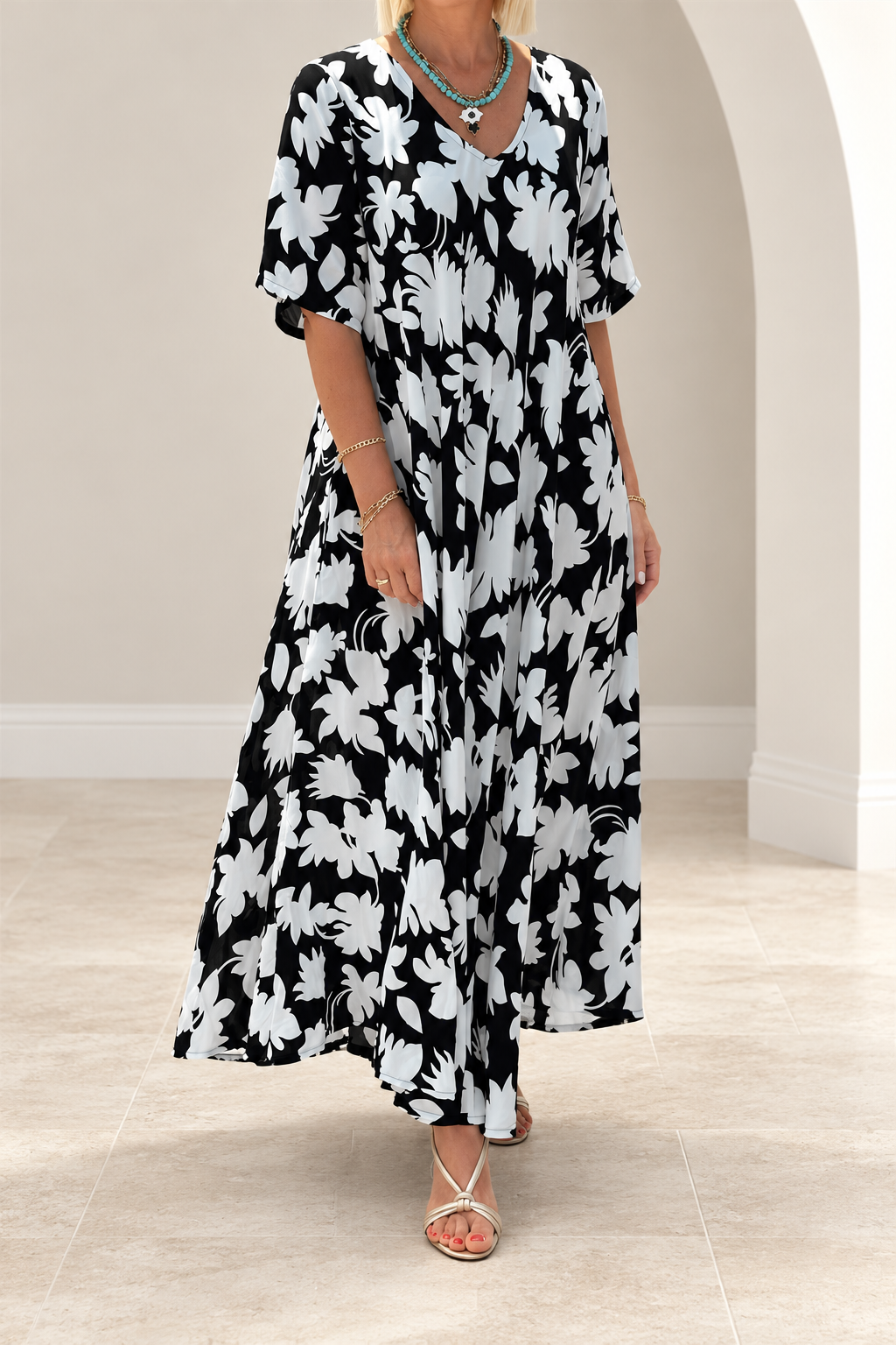 Patricia | Elegant dress with flattering tummy coverage