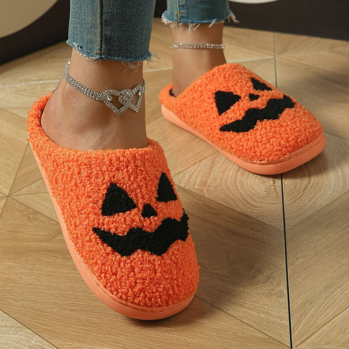 Halloween-patterned plush home slippers