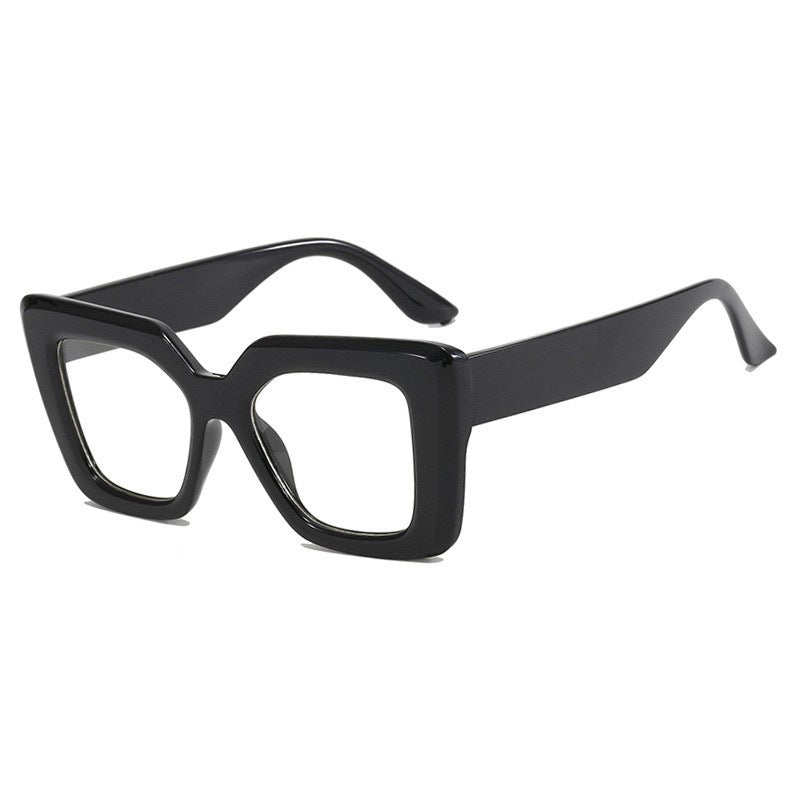 Minimalist and stylish square sunglasses