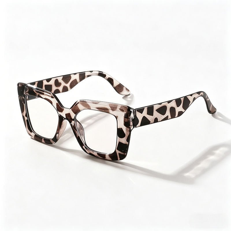 Minimalist and stylish square sunglasses
