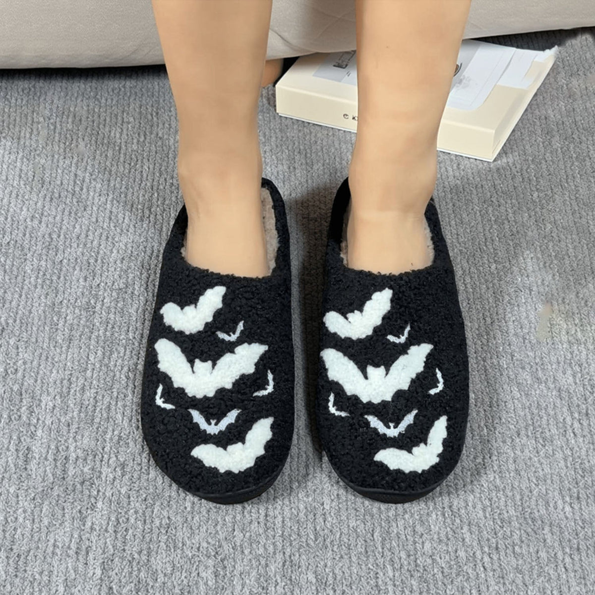 Halloween-patterned plush home slippers