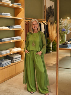 Lindsy - Elegant Comfortable Set